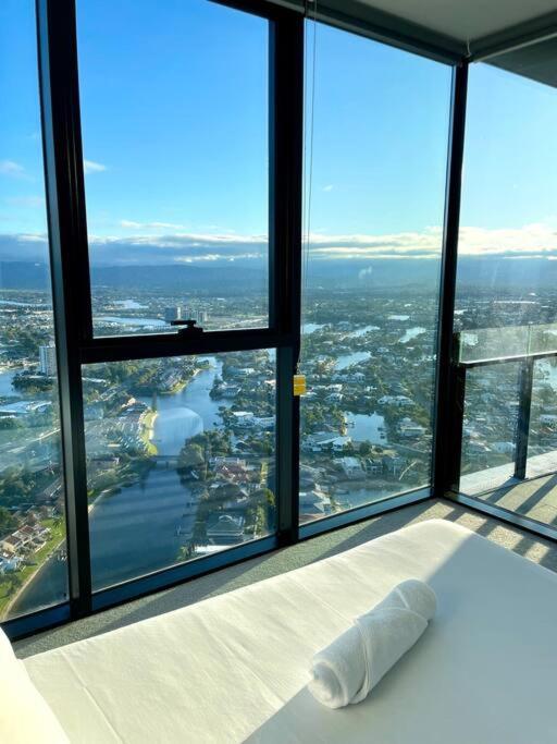 New Impressive 180° River View 1 Bed Apt With Pool 47F Apartment Гоулд Коуст Екстериор снимка