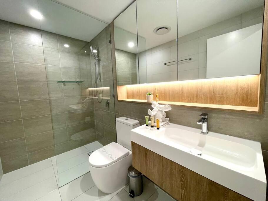New Impressive 180° River View 1 Bed Apt With Pool 47F Apartment Гоулд Коуст Екстериор снимка